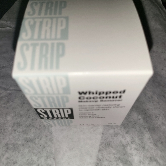 Strip Makeup Whipped Coconut Makeup Remover - Picture 5 of 10